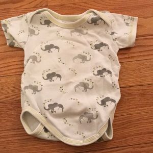 Posheez elephant onesie adjusts to size 0-6 month